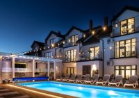 108023570-411-290-0-1-1