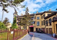 100781282-411-290-0-1-1