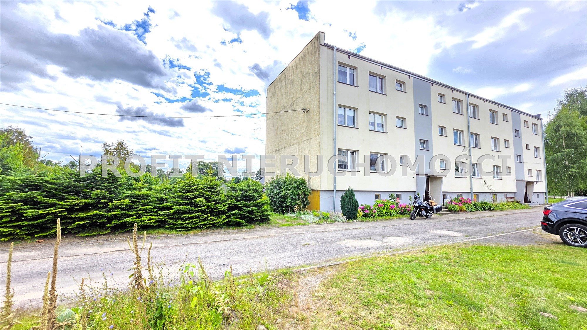 10812178120002000100