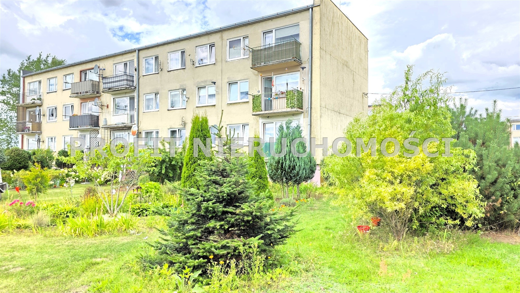 10812178220002000100