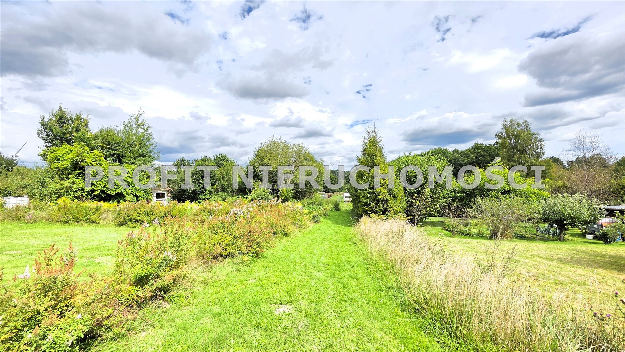 10812178320002000100