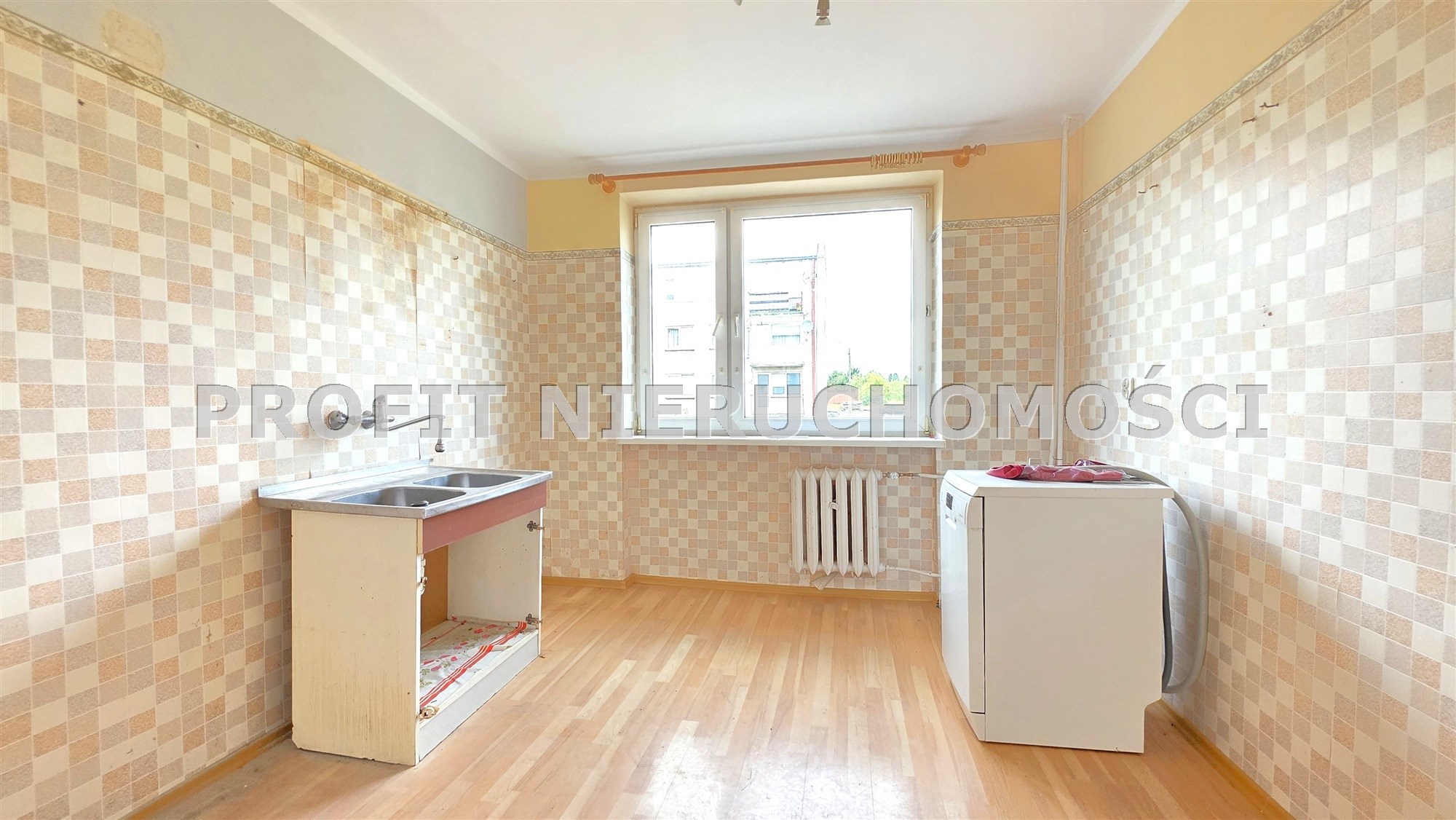 10812179220002000100