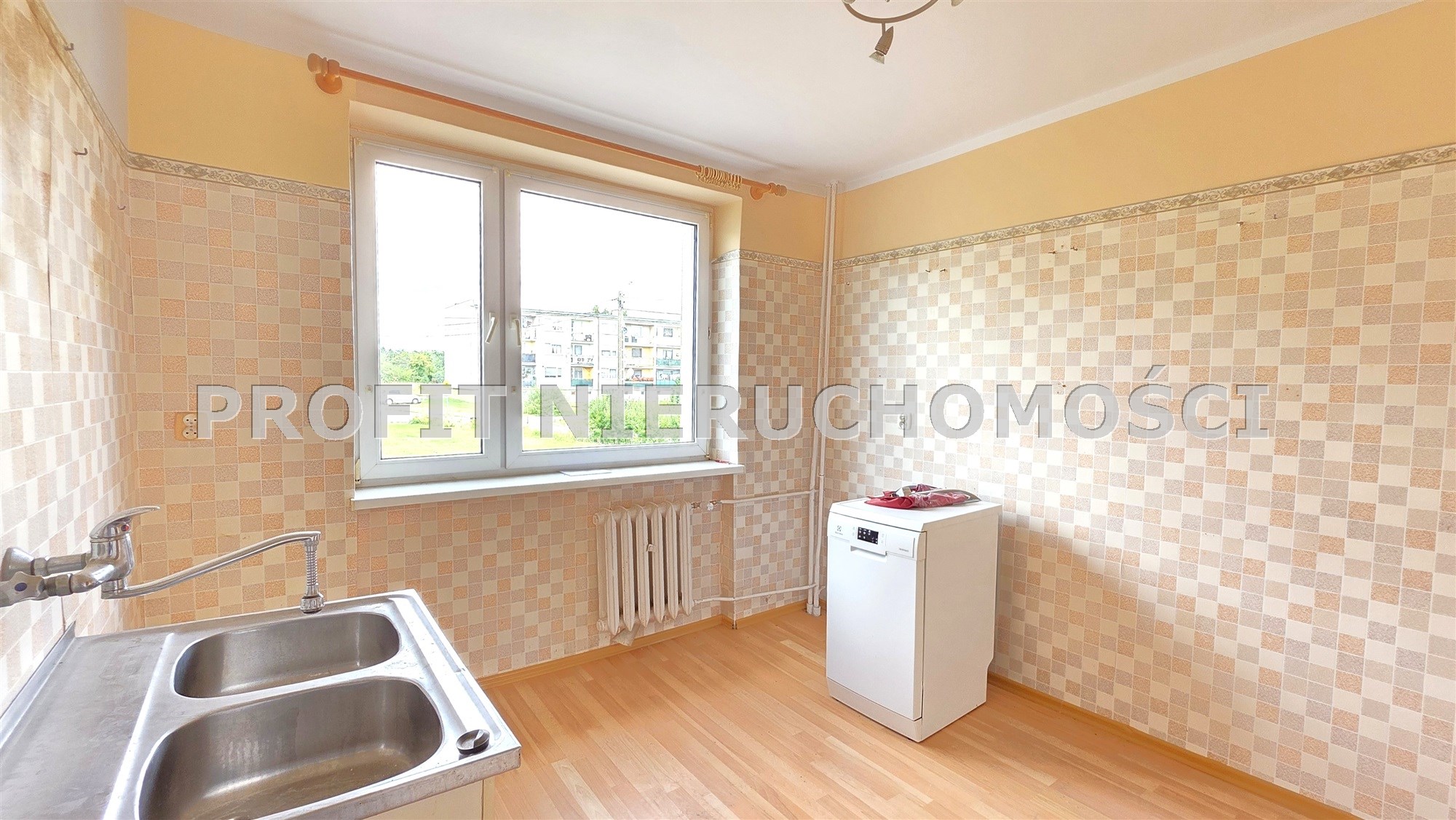 10812179320002000100