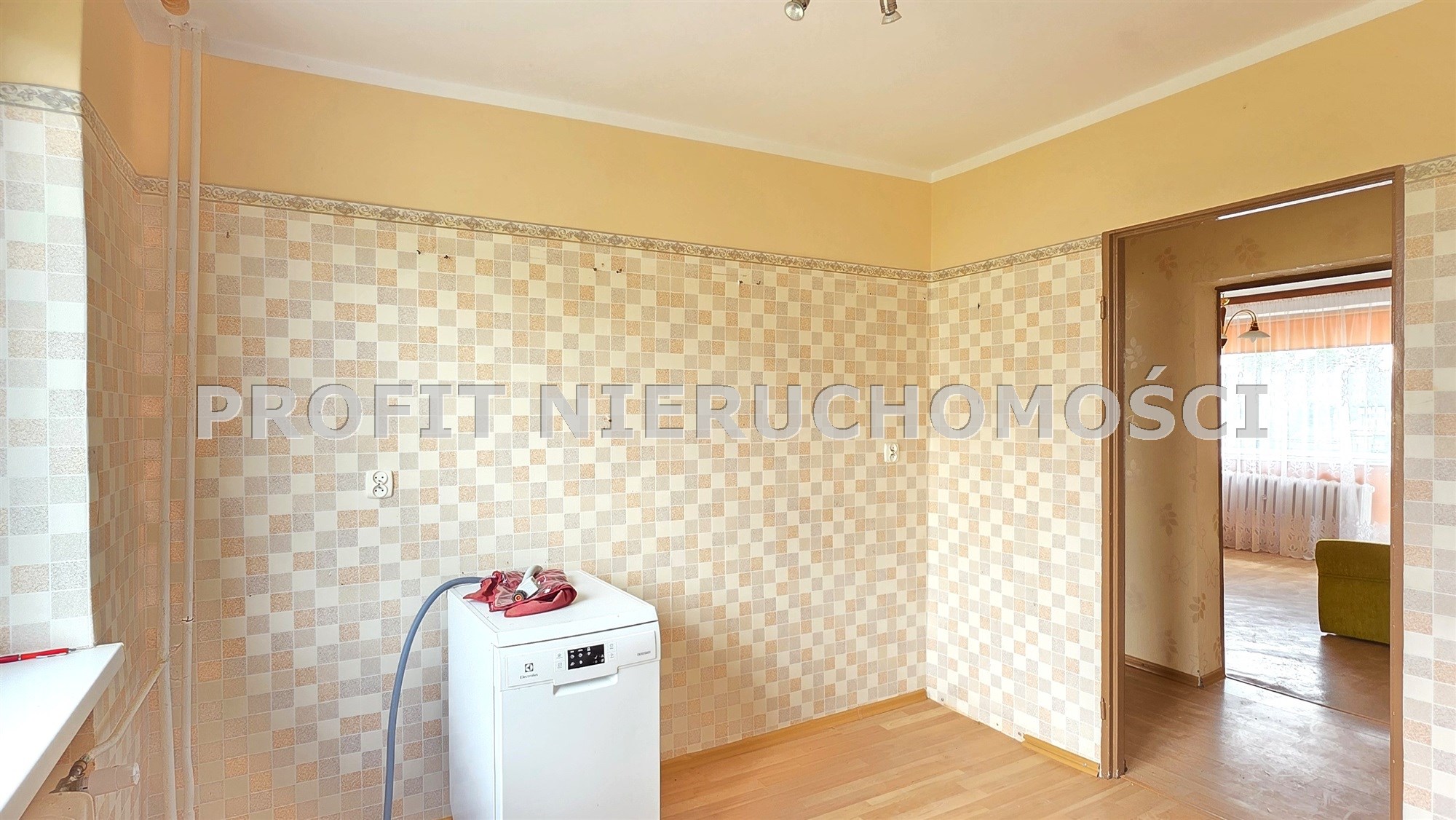 10812179420002000100