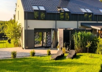 108354785-411-290-0-1-1