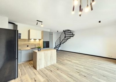 108363548-411-290-0-1-1