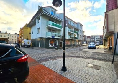 107991087-411-290-0-1-1