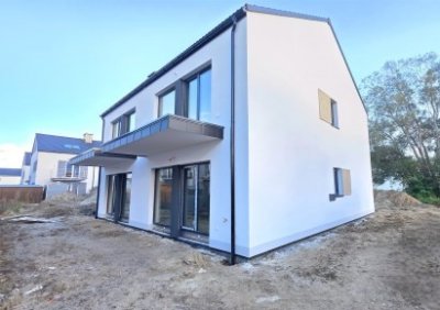 108399844-411-290-0-1-1