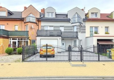 108128329-411-290-0-1-1