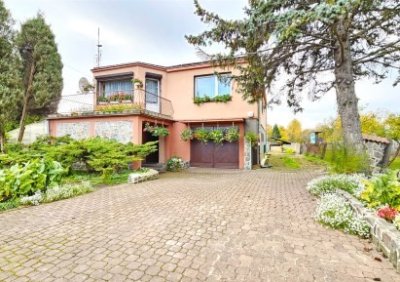 106357610-411-290-0-1-1