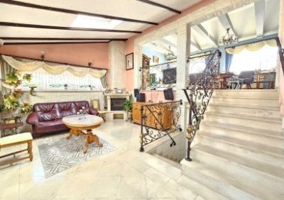 108183008-411-290-0-1-1