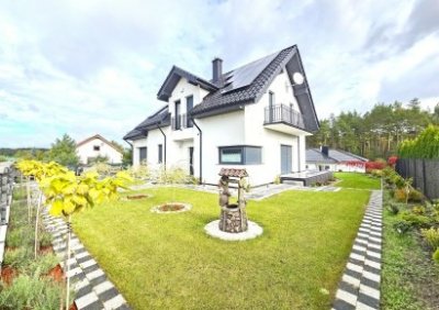 108373676-411-290-0-1-1