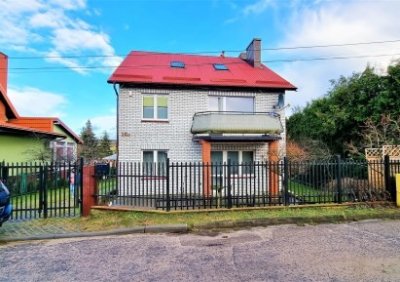 102542127-411-290-0-1-1