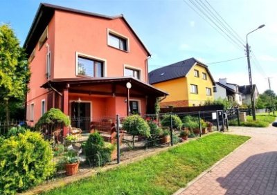 103951328-411-290-0-1-1